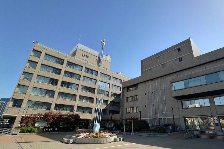 品川区役所（PhotoACより）