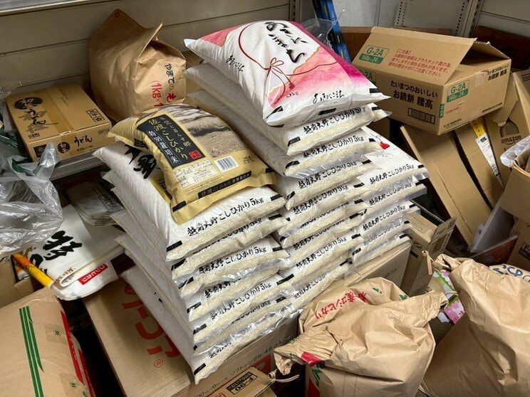 「あきたこまち」と佐渡産「コシヒカリ」(写真/読者提供)