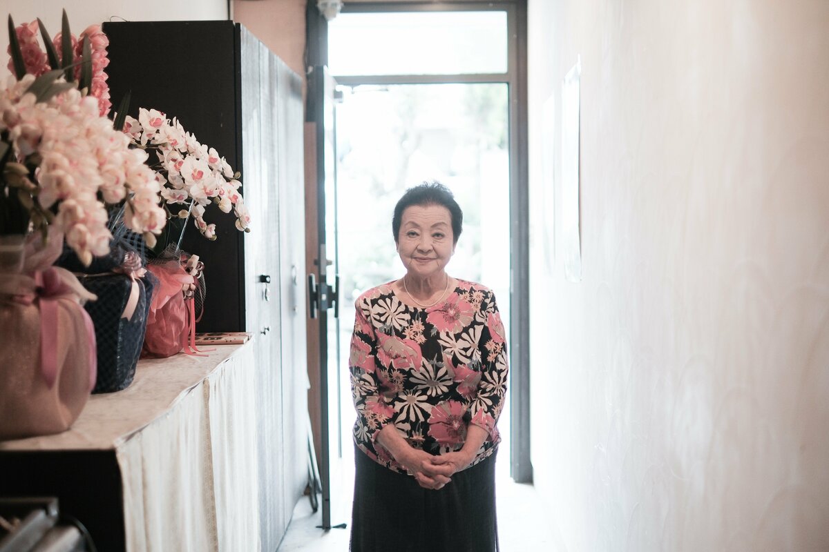 「撮影現場に見に行くだけのつもりが…」83歳でセクシー女優になった …