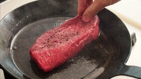 〈秘伝を伝授〉スーパーの安い牛肉をおウチでもおいしく焼く方法。80年続く肉屋4代目の店主が教えてくれた