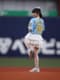 NMB48の坂下真心の始球式（写真／本人Instagramより）