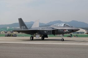 韓国が“悲願”の国産戦闘機KF-21を初披露。「アメリカ頼み」だった日本は航空技術でも韓国に追い越されてしまったのか?