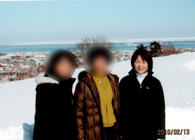 北海道紋別市で弁護を担当した被告人と２回目の結婚を果たしたころの原口さん