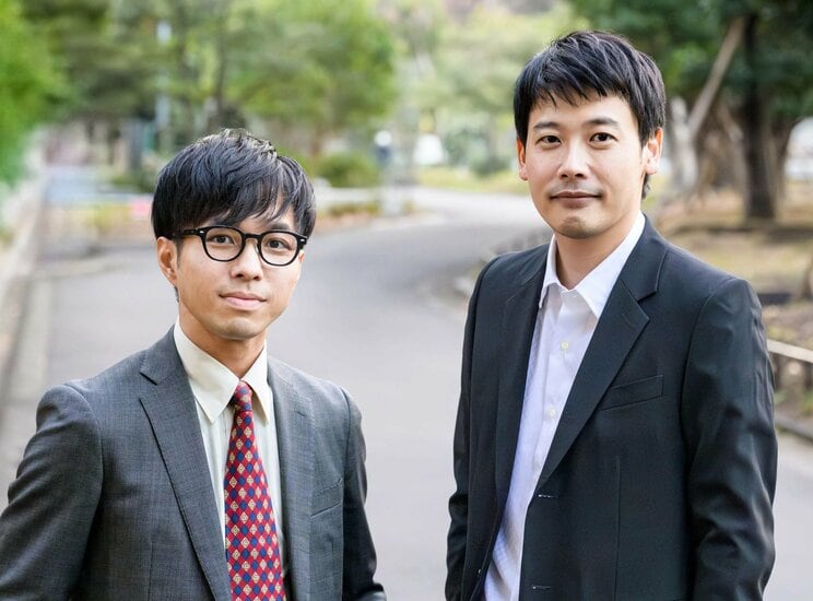 鳥山まこと（左）、ピンク地底人3号（右）