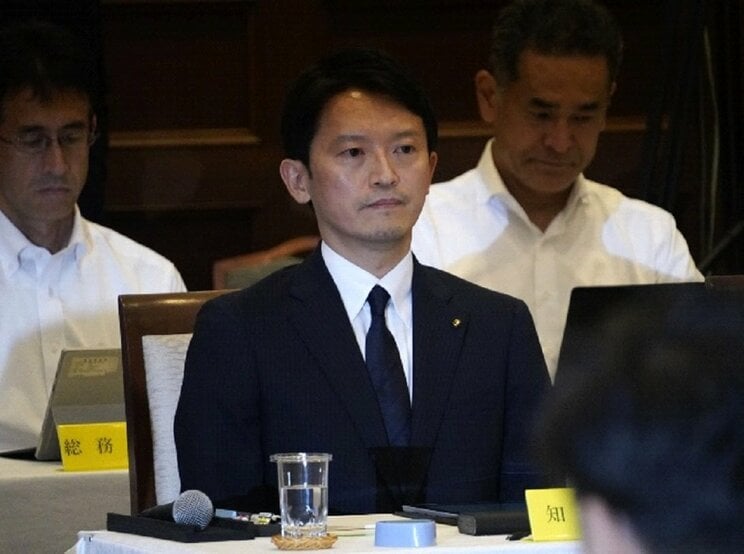 不信任決議の際の斎藤知事（撮影／集英社オンライン）