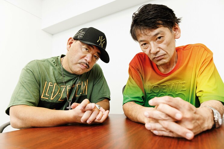 ラッパー・Kダブシャイン氏（左）と叶井氏（右）　写真／二瓶綾