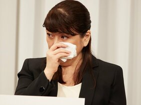 〈ジャニーズ会見〉「あなたの会社も名前も大嫌い!」…ジュリー氏が自ら“ライオンとシマウマ”とたとえた母・藤島メリー元副社長の怖さ