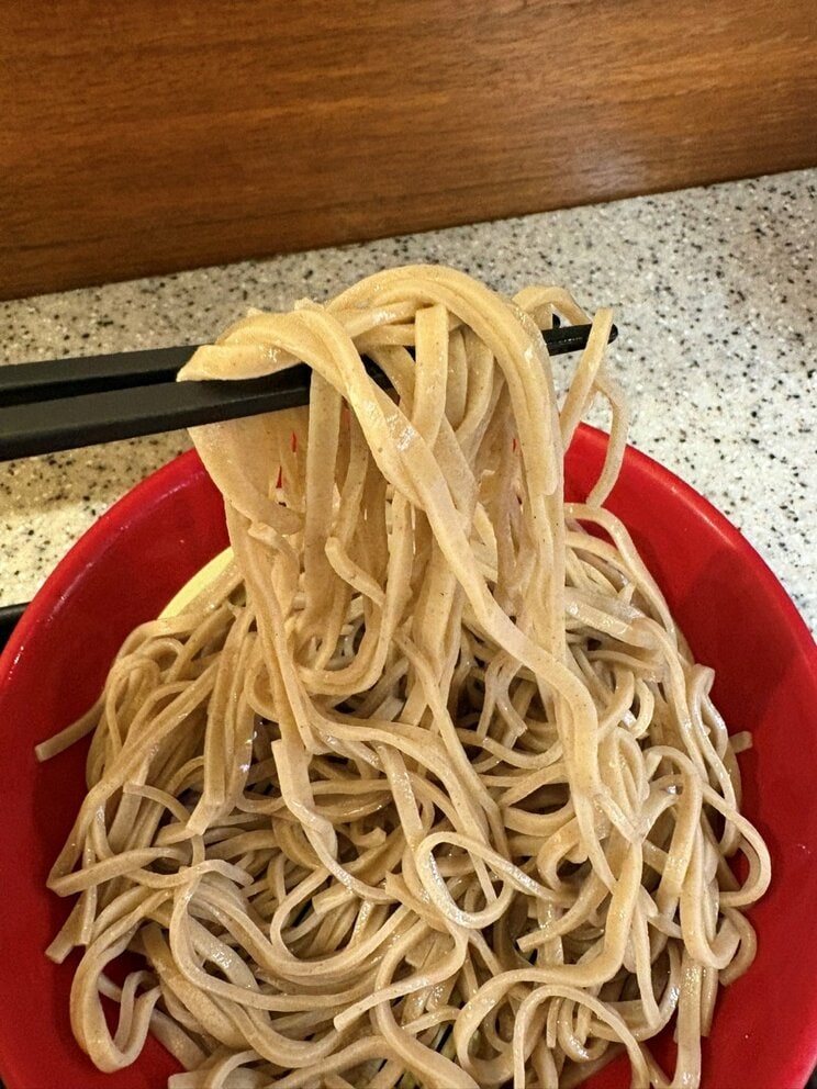 太さの違いを感じる「乱切り蕎麦」