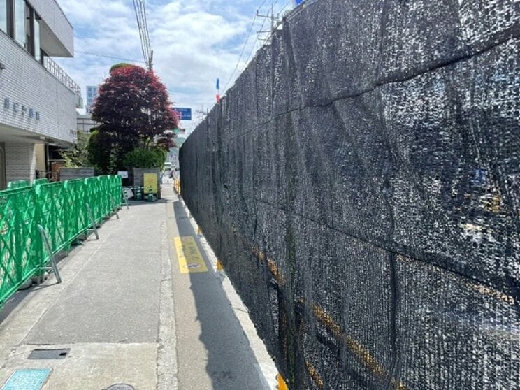 「感じ悪いですよ」「設置はしょうがないですね」富士山ローソンの黒幕設置に地元民からは賛成・中立・反対の声「外国人観光客のマナー違反は問題だけど」_2