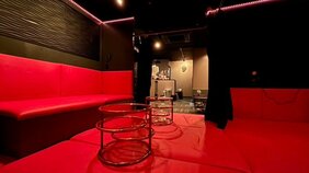 〈錦糸町・ハプバー摘発〉「若者が多く6、7人とハプれた」「裏アカ男子・女子の講習会でも使われていた」カーテンを開けるとすぐソコで…利用客が語る“ヤバすぎた”違法営業形態