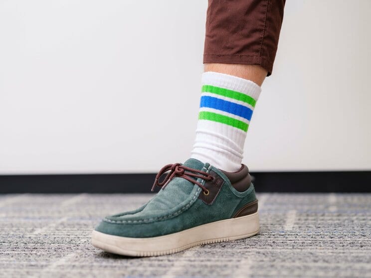 近年の衣料品ブランドの好調を受け、ついにアパレル専門店を出店したファミリーマートの靴下（写真／集英社オンライン編集部）