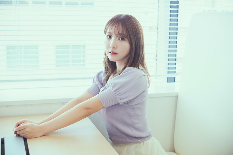 「顔のサイズ表は整形する時の参考にしてw」　安売りしないセクシー女優・三上悠亜_9