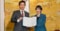 連立政権の合意書に署名した吉村洋文氏と高市早苗氏(自民党広報Xより)