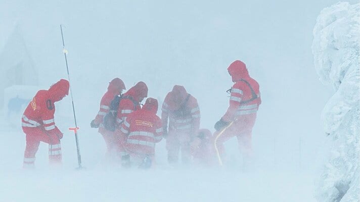〈相次ぐ外国人スキー場遭難〉「通常なら立ち入らないはずの場所」滝つぼにコース外転落死した女性はカナダ政府機関職員…相反する県警とスキー場の見解、何があった？