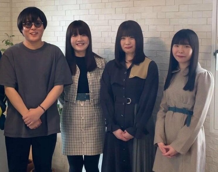 渡部さんは現在、3人の妻、2人の子どもと同居している(写真/本人Xより)