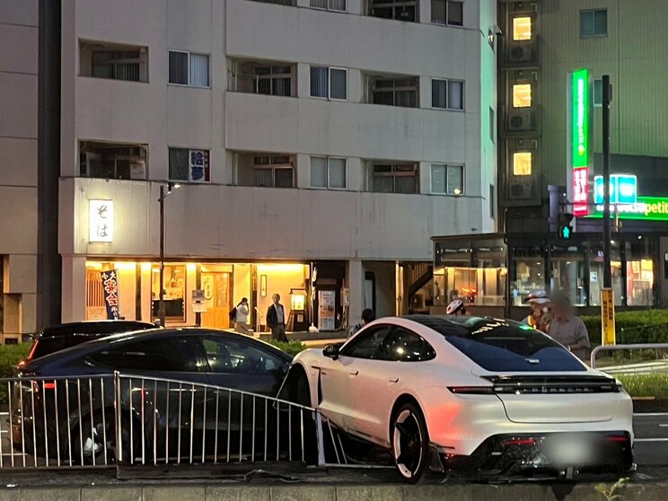 消防隊員も出動した事故現場（撮影／集英社オンライン）