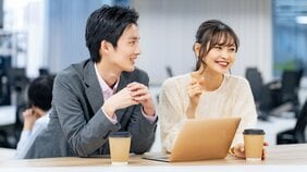 「初任給30万円は一部のエリートだけ」氷河期世代からの不満にZ世代が反論…世代間での分断が進む「コロナ世代もリーマン世代もキツい」