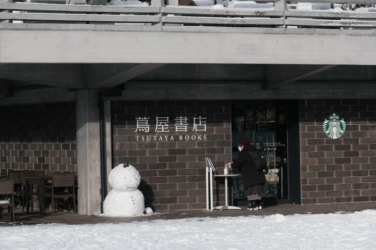 〈大寒波襲来・写真多数〉電車はストップ・渋滞40キロ・タクシー大行列・立ち往生、それでも開いていた牛丼屋に安堵…豪雪の京都ルポ「完全に大雪をなめていました」_39