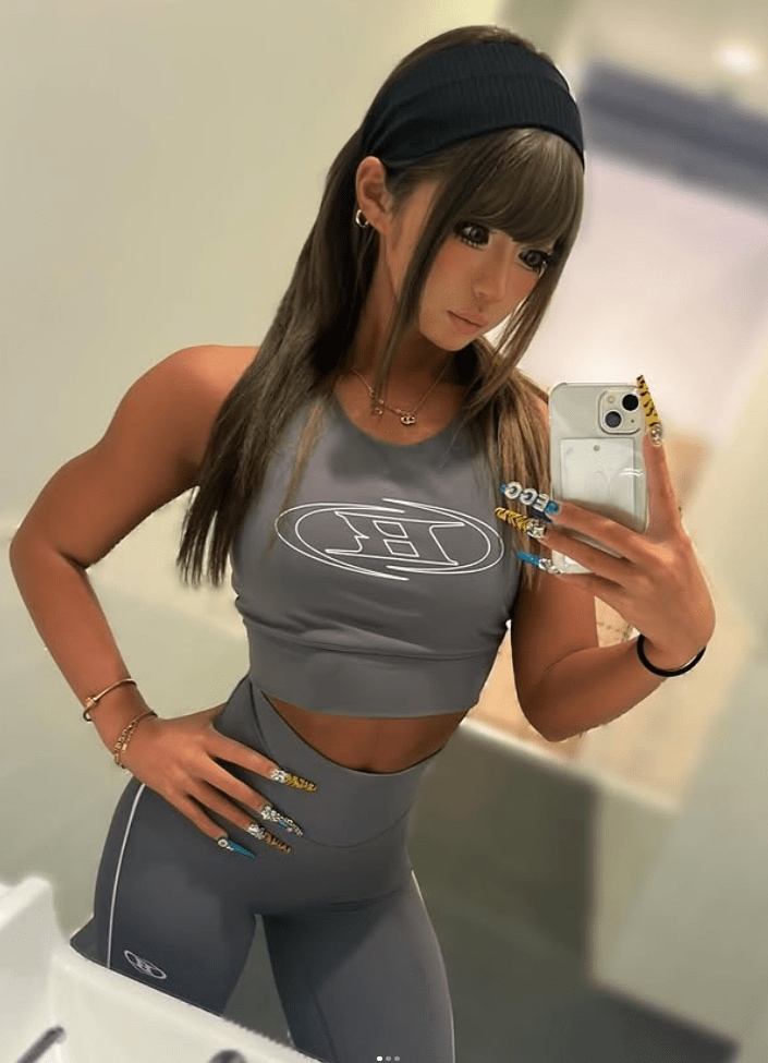 黒ギャル×筋肉で『egg』モデルに…167cm65kgのルナ（19）が“痩せなきゃ可愛くない”時代に逆走したワケ「体重なんて単なる数字」_16