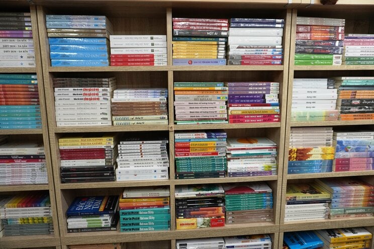 埼玉にある謎の「ベトナム語書店」が人気なワケ_f