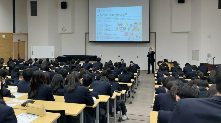 「がん患者は、どう接してほしいと思いますか？」全国の学校で必修化した「がん教育」で学ぶこと_02