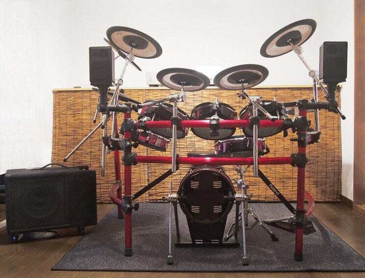 電子ドラム。写真はイメージです（写真／PhotoAC）