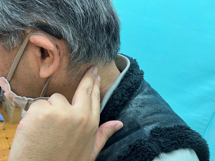 「脳の水をお腹に流すため首の後ろ側にチューブが通っているけど、そこがすごく痛い」と説明してくれた