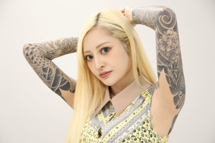 〈『ラヴ上等』和彫り美女が衝撃告白〉女子高生でパパ活、海外出稼ぎで逮捕…「捕まったことでホッとした」壮絶すぎる過去_11
