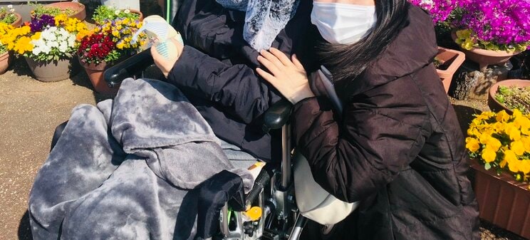 外出中の田中さんと母親