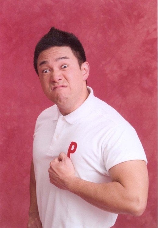 胸を叩くギャグは子どもたちから人気を得た（写真／本人提供）