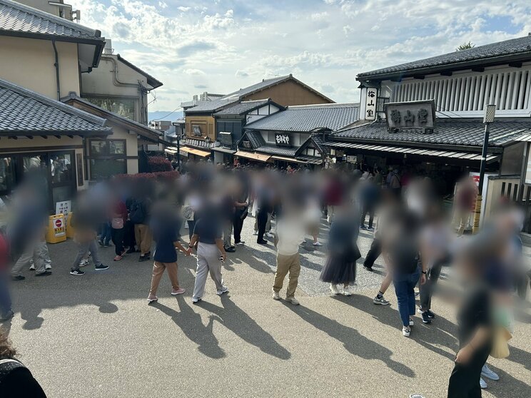 こぞって京都を訪れる観光客たち（撮影／集英社オンライン・以下同）