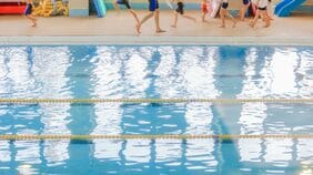 「小児性犯罪が起きるのは“水”に関する場所が多い」は本当か? 職業や立場を利用した卑劣な性暴力の実態