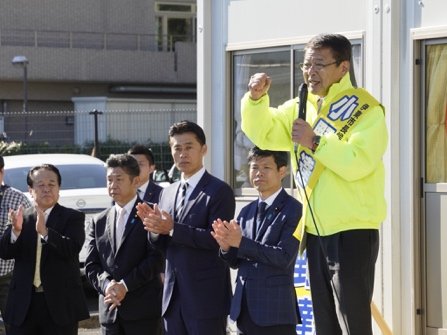 12月７日、自民党の国会議員らが集まった小野達也氏の出陣式（撮影／集英社オンライン）