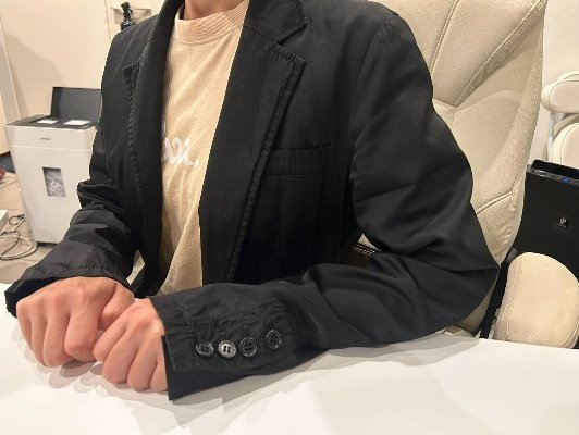 取材に応じるA子さん（撮影／集英社オンライン）