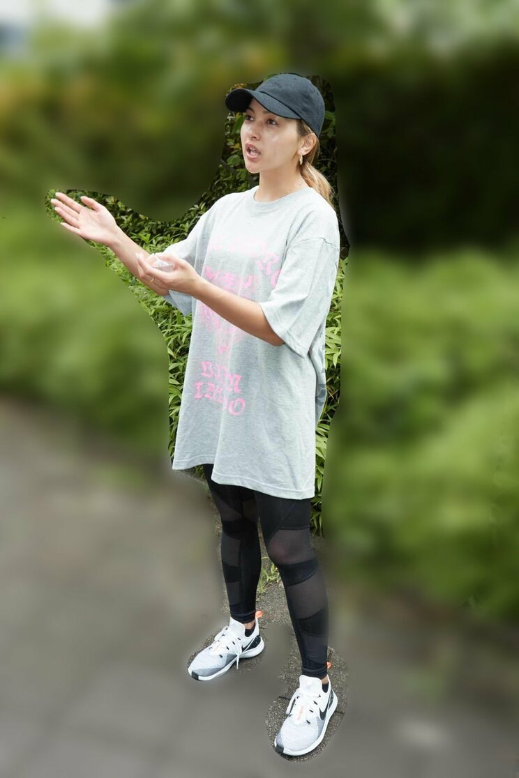 直撃にこたえるゆきぽよ(撮影/集英社オンライン)