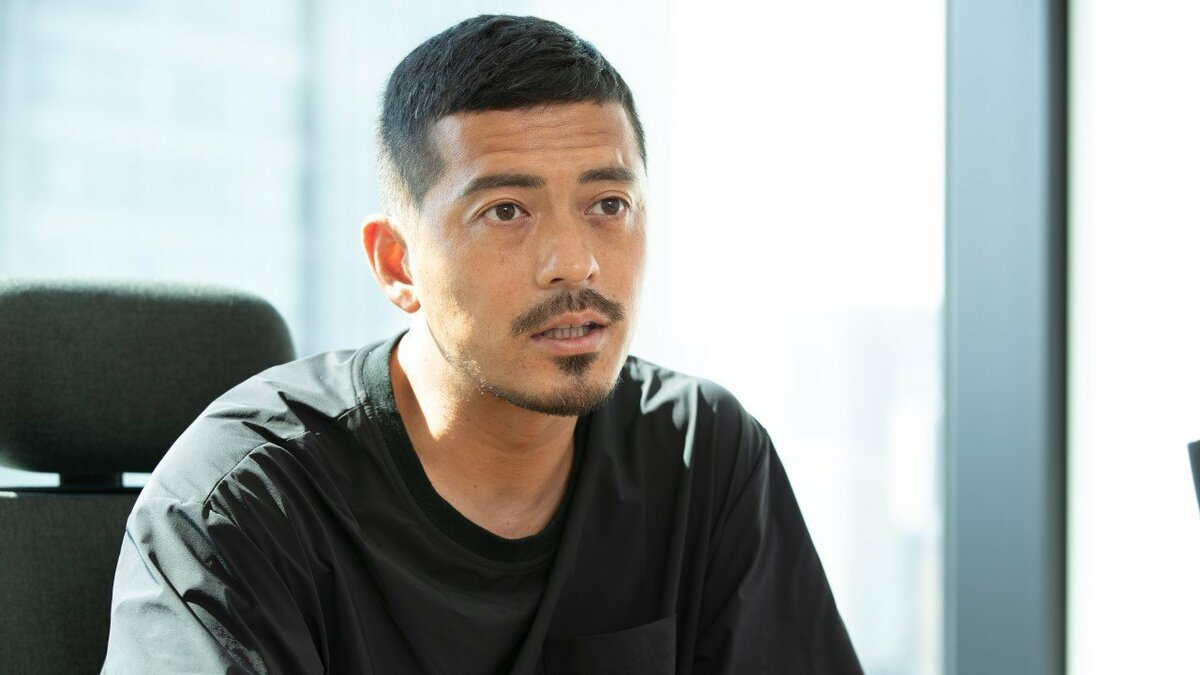 絶対一番安い 3ページ目)元サッカー日本代表・鈴木啓太「実業家への転身は中田 トップス