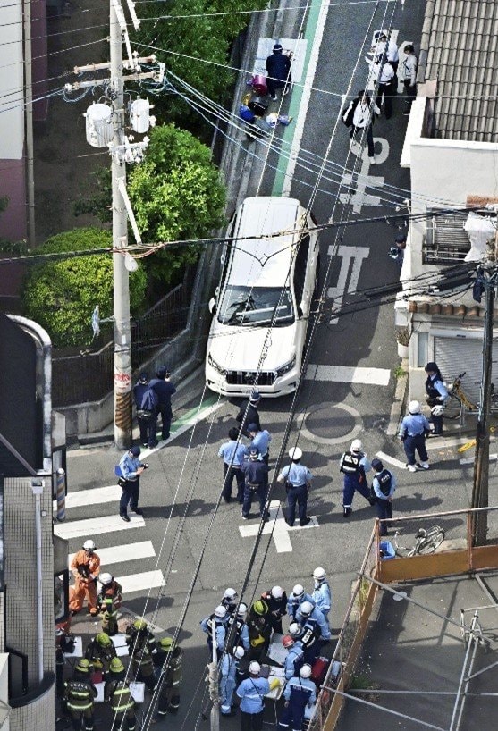 犯行直後の現場（写真／共同通信社）