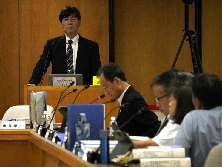 百条委員会に参考人として出席した山口利昭弁護士（撮影／集英社オンライン）