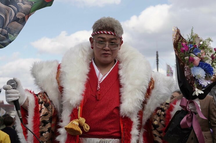 お話を伺ったお母様の息子の橋本愛之伸さん（20）　北九州市二十歳の記念式典にて　写真／篠原祐介