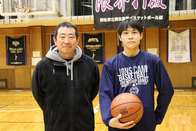 監督は能代工・田臥勇太の一学年上のマネージャー。強豪・桐生市立商で唯一の男子バスケ部員が、女子に混じって練習を続ける理由_1