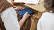 〈「クラスメイトを盗撮したら500円」〉子どもを性加害者にする“大人の誘惑”…お小遣い稼ぎからハマる「デジタル性暴力」の引力