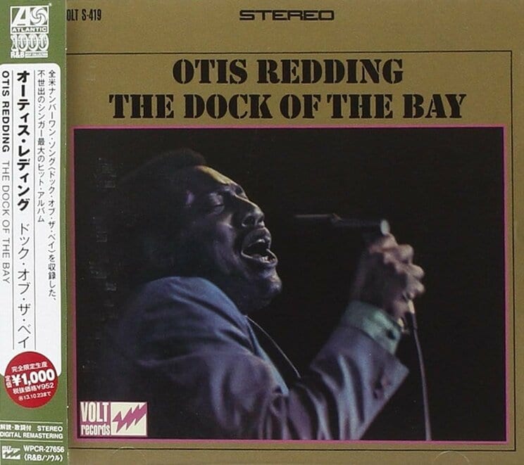 『The Dock Of The Bay / ドック・オブ・ザ・ベイ』（WARNER MUSIC JAPAN、2013年4月24日発売）のジェケット写真。この曲はオーティス・レディングと、そのプロデューサー的立ち位置にあったスティーヴ・クロッパーによって制作・録音されたが、1967年12月に飛行機事故によってオーティス・レディングは亡くなったのだ