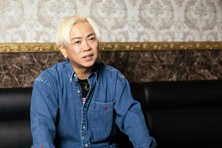 恩人の話をすると自然と笑顔になるけんじ　撮影／矢島泰輔