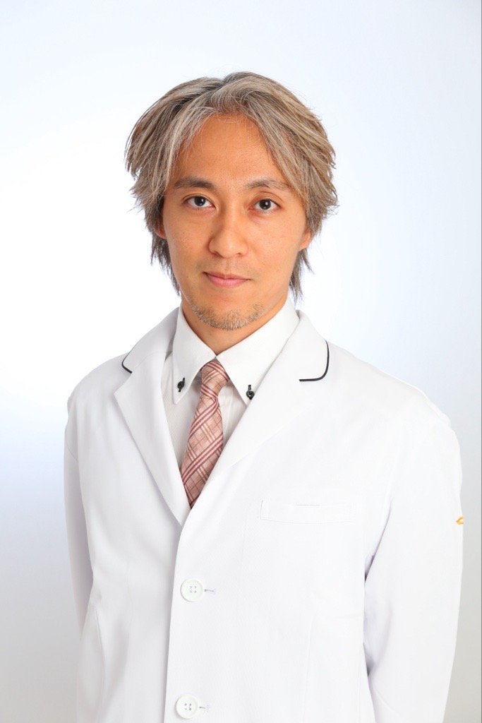 東島威史医師