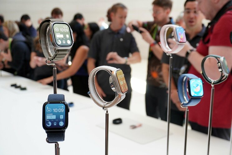 Apple初のカーボンニュートラル製品「Apple Watch Series 9」と「Apple Watch Ultra 2」をひと足先に体験！　指先タップだけで操作できる画期的機能の実用性は？_01