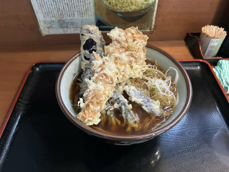 かけそば（420円）＋ナス天（150円）＋ちくわ天（170円）