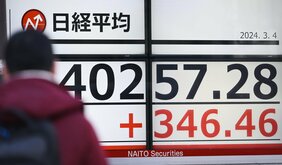 「日本だけがどんどん貧しくなっている」日経平均株価を最高値更新でも豊かにならない実状…実質賃金は21か月連続下落