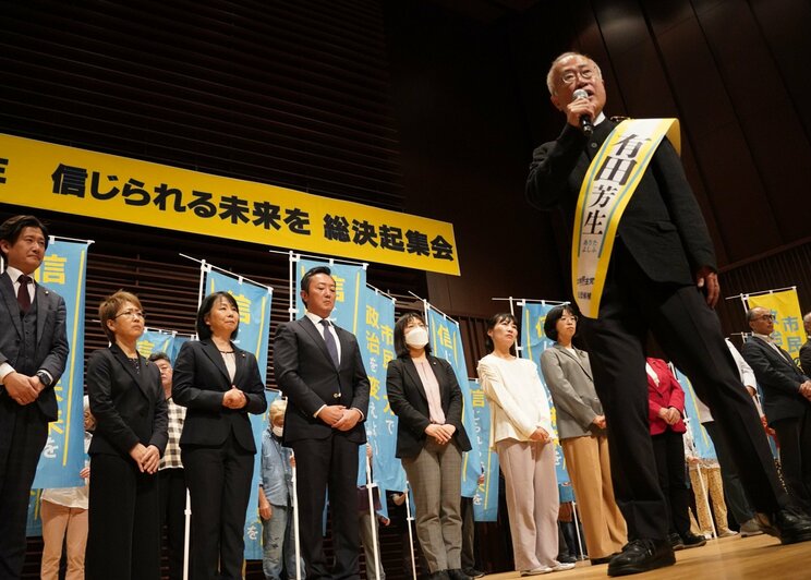 〈“カオス”東京24区〉「国会議員はみな脱税してる」松井一郎氏、安倍元首相の生前映像も萩生田氏を“応援”　さらに「左翼は出ていけ」の応酬も…_10