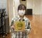 取材に応じる若林さん（撮影／集英社オンライン）