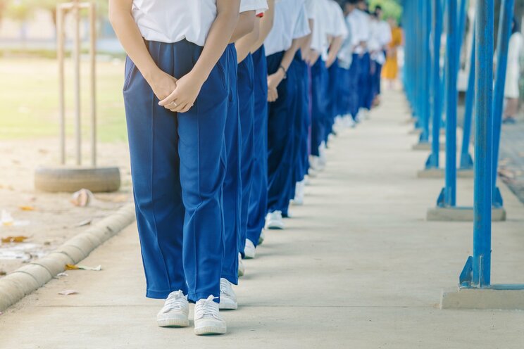 体育座りは実は腰や内臓に負担？ 体育座り、整列、行進…「こんな軍隊みたいなことを、なぜ体育でやらなきゃいけないの？」_3